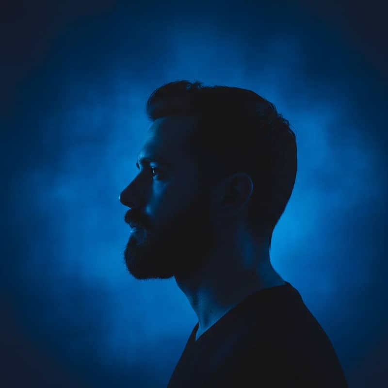 photography, front, gaze, portrait, contrast, profile silhou... - Prompt 13 | grokimages.net - Grok Imagine